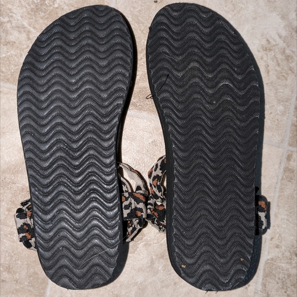 Leopard print strappy sandals, double adjustable - Picture 2 of 4